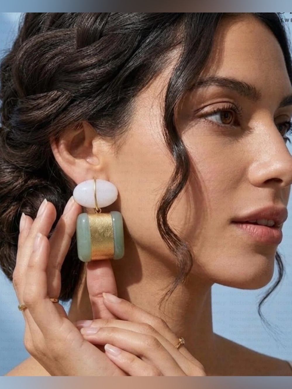 🔥🔥Zara Contemporary Green and White Statement Drop Earrings